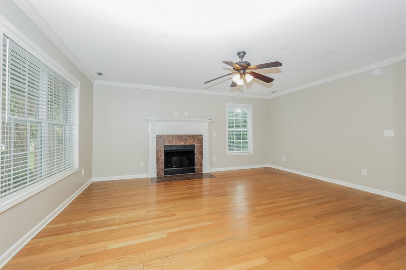 2,615/Mo, 3605 Jerry Anderson Dr Murfreesboro, TN 37128 Living Room View 2