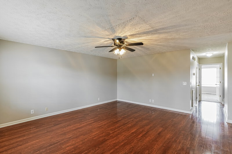2,030/Mo, 1112 Skipton Dr Murfreesboro, TN 37128 Living Room View 2