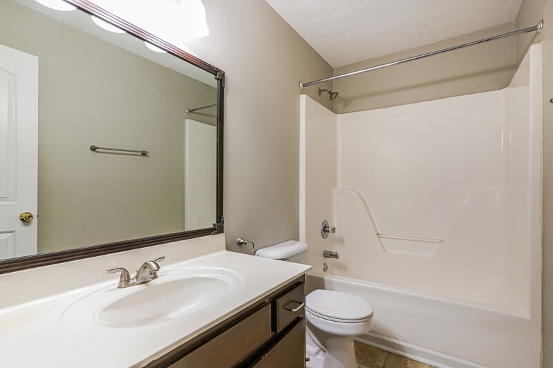 2,030/Mo, 1112 Skipton Dr Murfreesboro, TN 37128 Bathroom View