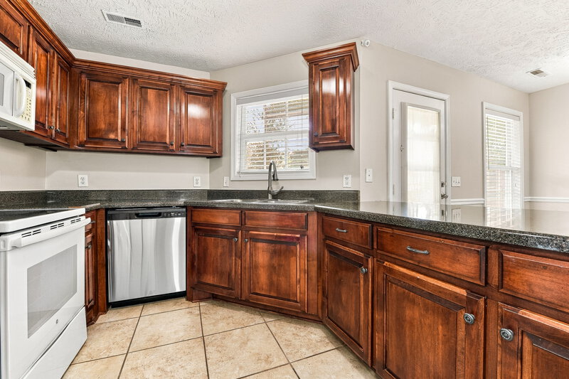2,015/Mo, 3033 Mesquite Dr Smyrna, TN 37167 Kitchen View 2