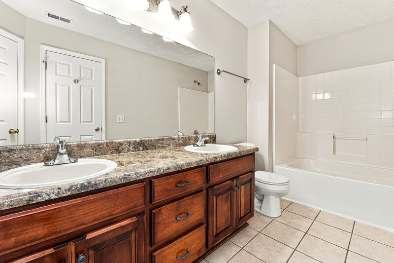 2,015/Mo, 3033 Mesquite Dr Smyrna, TN 37167 Primary Bathroom View 2