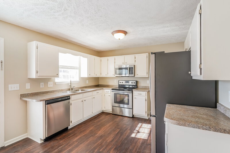 2,275/Mo, 2919 Weybridge Dr Murfreesboro, TN 37128 Kitchen View 2