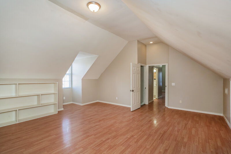 2,275/Mo, 2919 Weybridge Dr Murfreesboro, TN 37128 Bonus Room View 2