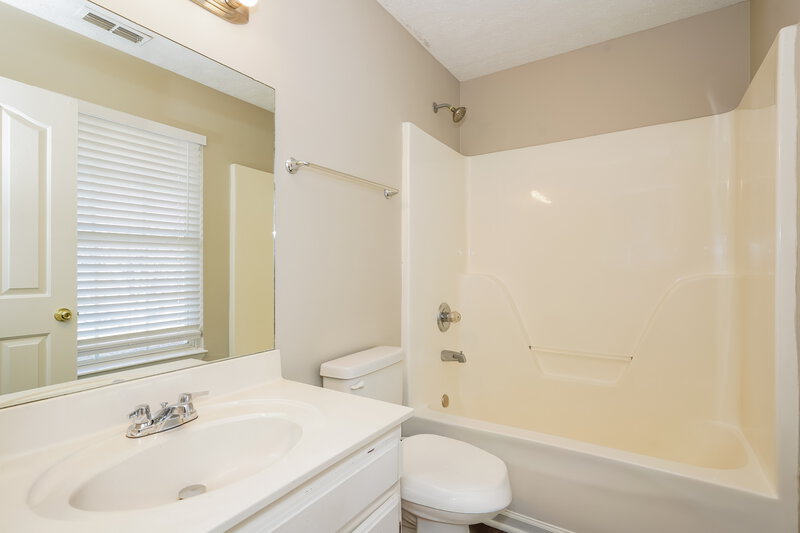 2,275/Mo, 2919 Weybridge Dr Murfreesboro, TN 37128 Main Bathroom View