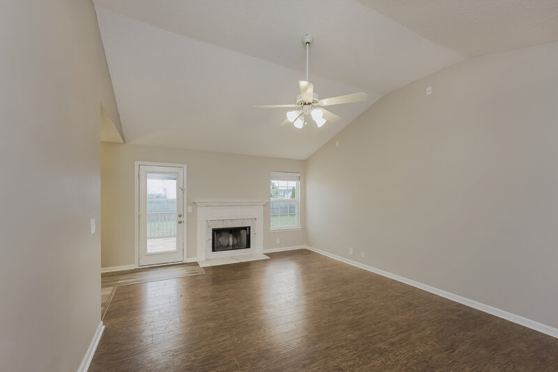 1,950/Mo, 1955 Odessa Ave Murfreesboro, TN 37128 Living Room View