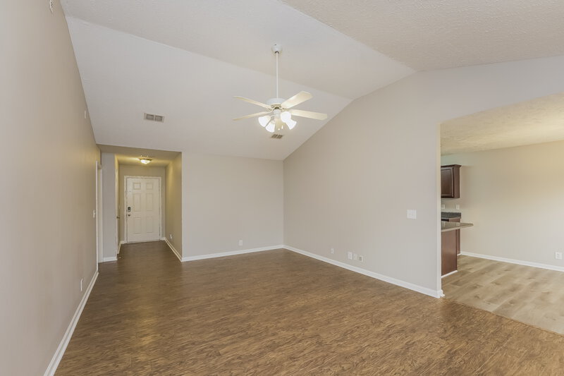 1,950/Mo, 1955 Odessa Ave Murfreesboro, TN 37128 Living Room View 2