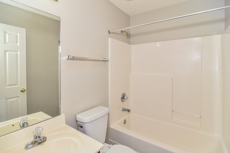 1,995/Mo, 4124 Pleasant Colony Dr Antioch, TN 37013 Bathroom View