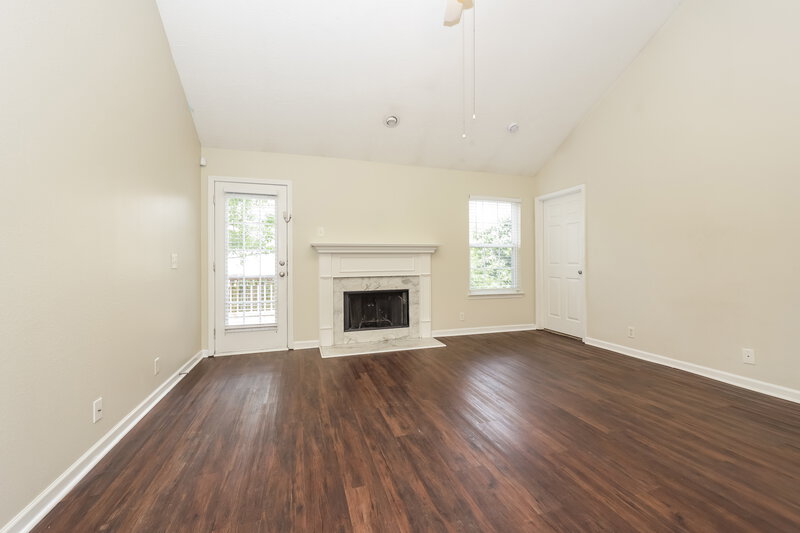 1,960/Mo, 1006 Tom Hailey Blvd La Vergne, TN 37086 Living Room View