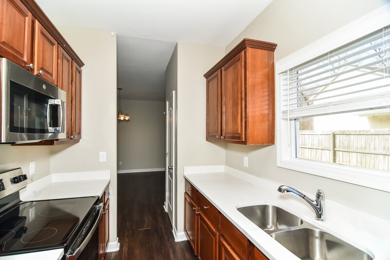 2,055/Mo, 4979 Morning Dove Ln Spring Hill, TN 37174 Kitchen View 2