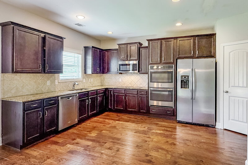 2,600/Mo, 2623 Elam Rd Murfreesboro, TN 37127 Kitchen View