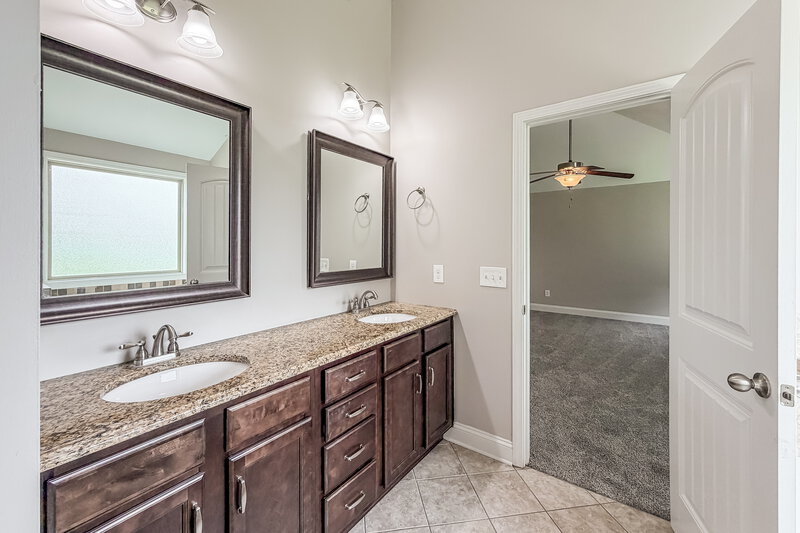 2,600/Mo, 2623 Elam Rd Murfreesboro, TN 37127 Main Bathroom View