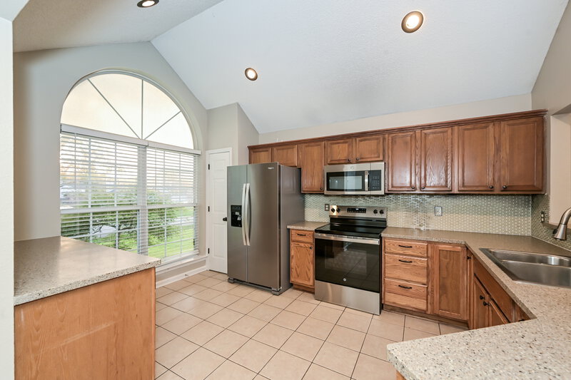 2,040/Mo, 2204 Joann Dr Spring Hill, TN 37174 Kitchen View 3