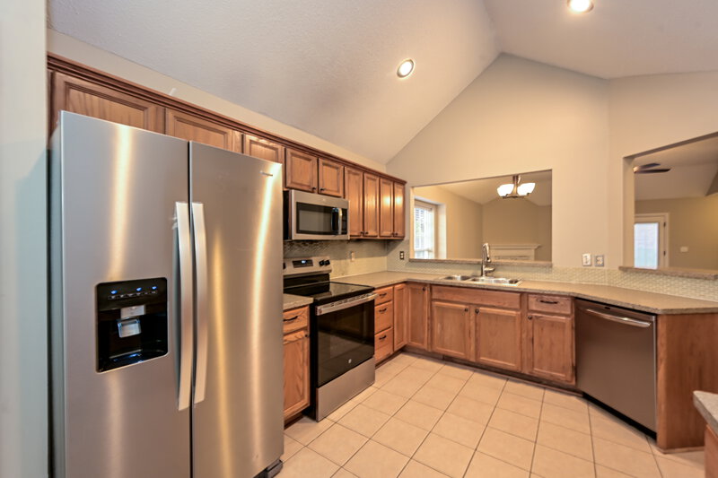 2,040/Mo, 2204 Joann Dr Spring Hill, TN 37174 Kitchen View 4