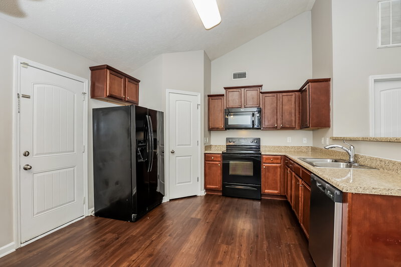 1,855/Mo, 1715 Damascus Rd Murfreesboro, TN 37128 Kitchen View 2