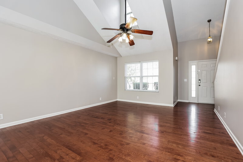 2,210/Mo, 1723 Antebellum Dr Murfreesboro, TN 37128 Living Room View