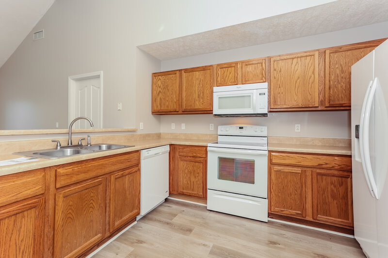 1,735/Mo, 1264 Dalmally Dr Murfreesboro, TN 37128 Kitchen View 2