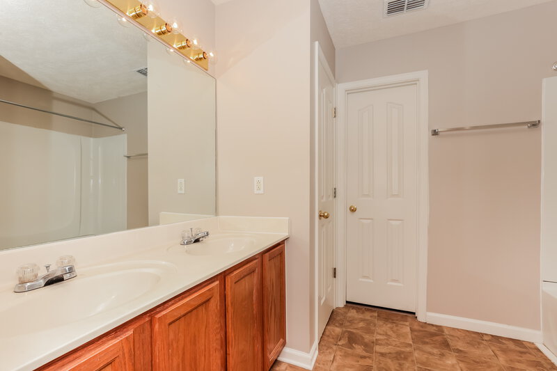 1,735/Mo, 1264 Dalmally Dr Murfreesboro, TN 37128 Main Bathroom View