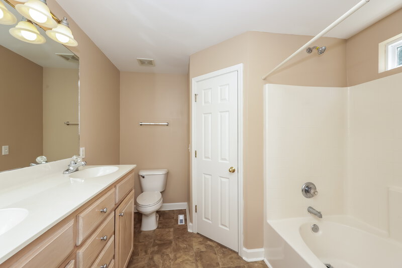 2,265/Mo, 3001 Sir Barton Ct Mt Juliet, TN 37122 Bathroom View 3