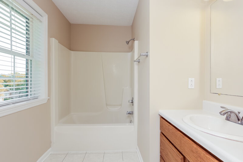 2,515/Mo, 2309 Leighton Way Spring Hill, TN 37174 Main Bathroom View