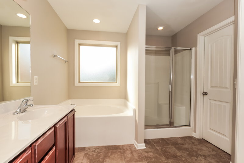 1,895/Mo, 1827 Potters Ct Murfreesboro, TN 37128 Main Bathroom View 2