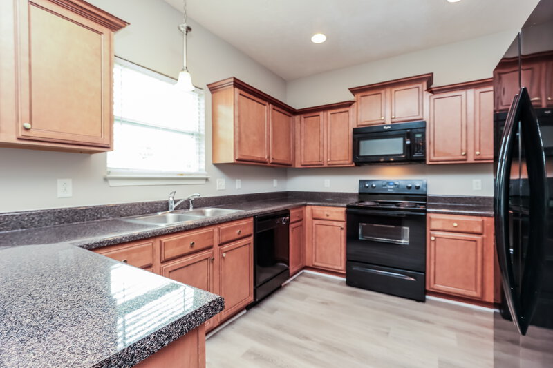 2,495/Mo, 3314 Velvet Ct Murfreesboro, TN 37128 Kitchen View