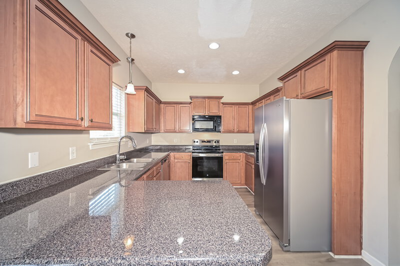 2,250/Mo, 3314 Velvet Ct Murfreesboro, TN 37128 Kitchen View 2