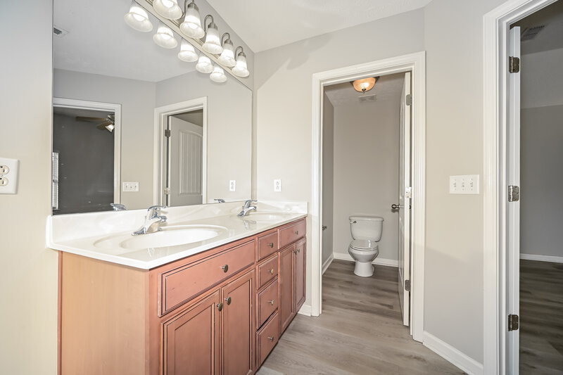 2,250/Mo, 3314 Velvet Ct Murfreesboro, TN 37128 Main Bathroom View