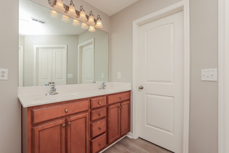 2,495/Mo, 3314 Velvet Ct Murfreesboro, TN 37128 Main Bathroom View 2