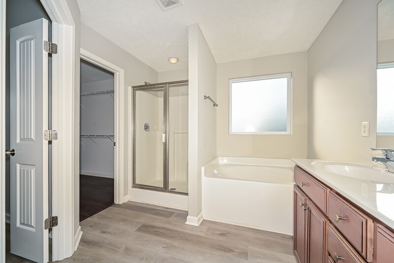 2,250/Mo, 3314 Velvet Ct Murfreesboro, TN 37128 Main Bathroom View 2