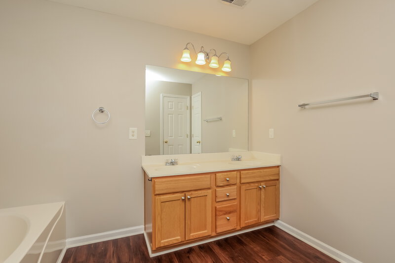 2,145/Mo, 1047 Vanguard Dr Spring Hill, TN 37174 Main Bathroom View 2