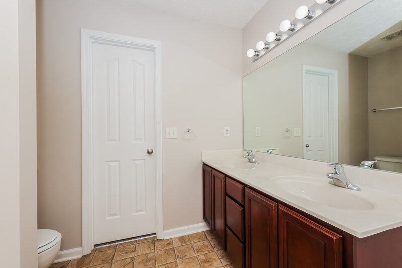 3,340/Mo, 816 Pantera Dr Murfreesboro, TN 37128 Main Bathroom View