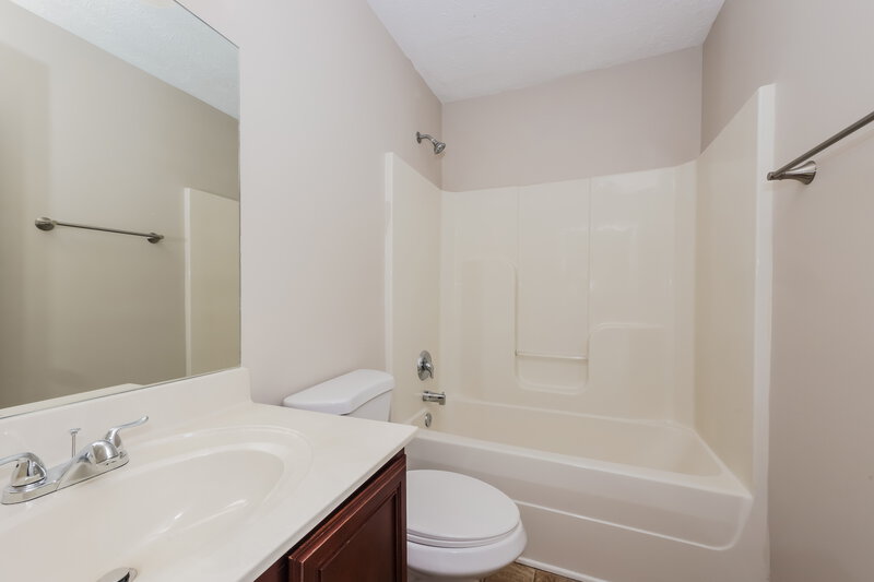 3,340/Mo, 816 Pantera Dr Murfreesboro, TN 37128 Bathroom View