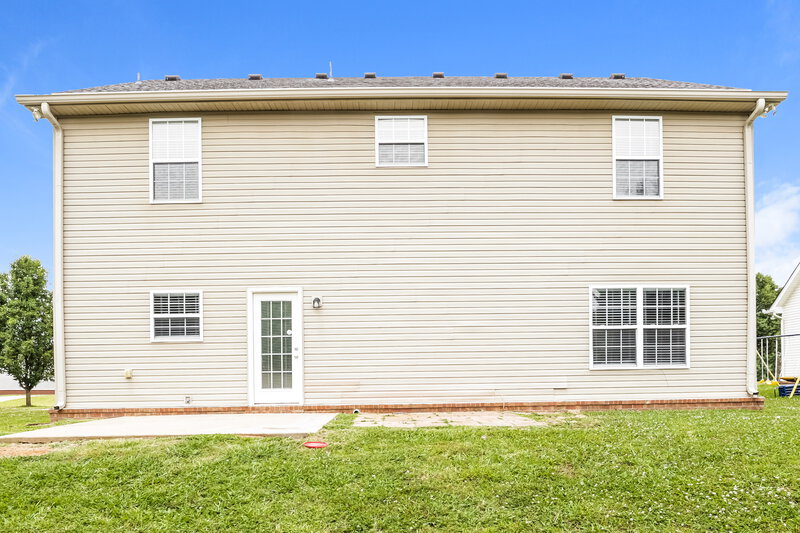 2,355/Mo, 3342 Hamberton Cir Murfreesboro, TN 37128 Rear View