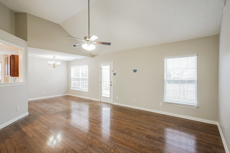 2,250/Mo, 7025 Calderwood Dr Antioch, TN 37013 Living Room View
