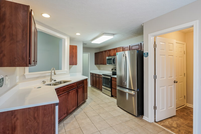 2,250/Mo, 7025 Calderwood Dr Antioch, TN 37013 Kitchen View
