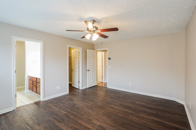 2,250/Mo, 7025 Calderwood Dr Antioch, TN 37013 Main Bedroom View 2