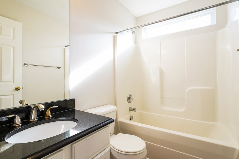 2,445/Mo, 1036 Bradford Park Rd Mt Juliet, TN 37122 Bathroom View