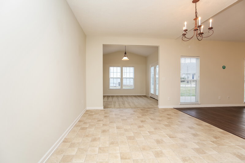 2,425/Mo, 130 Megan St Spring Hill, TN 37174 Dining Room View 2