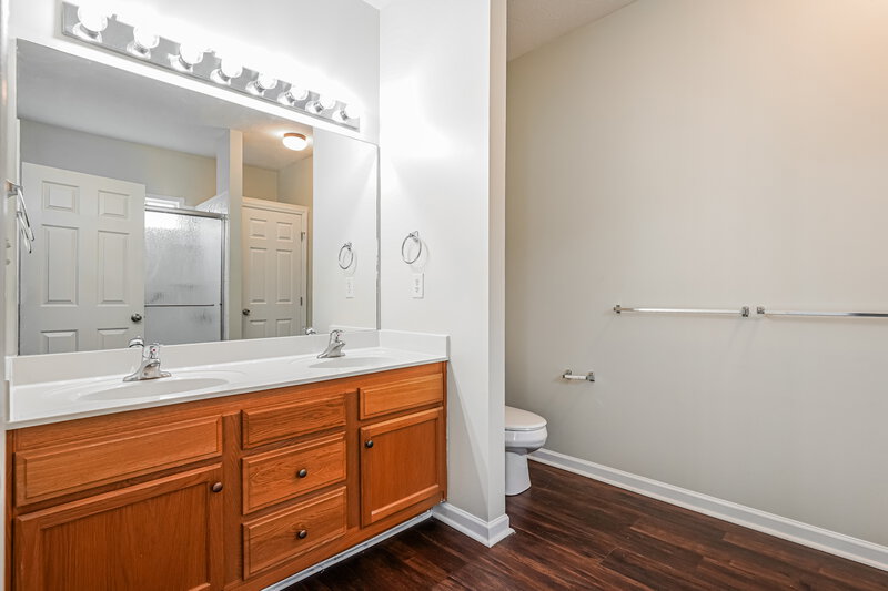 2,030/Mo, 130 Megan St Spring Hill, TN 37174 Main Bathroom View