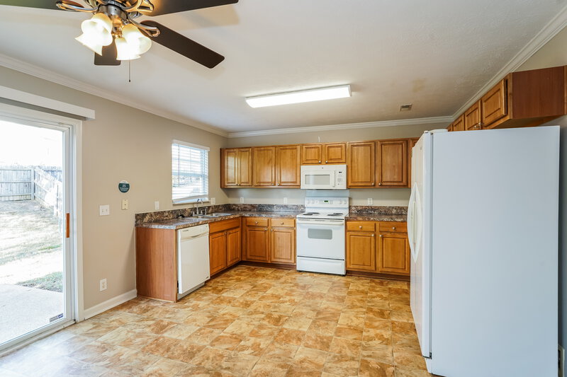2,350/Mo, 3137 Hidden Creek Dr Antioch, TN 37013 Kitchen View
