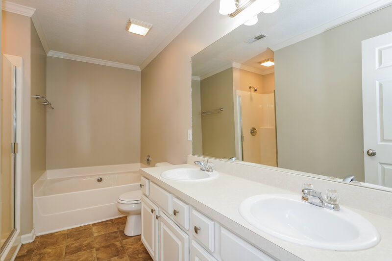 2,350/Mo, 3137 Hidden Creek Dr Antioch, TN 37013 Main Bathroom View