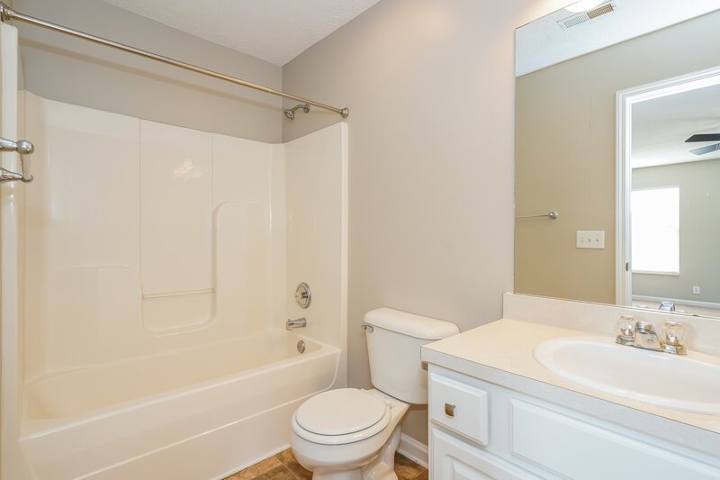 2,350/Mo, 3137 Hidden Creek Dr Antioch, TN 37013 Bathroom View
