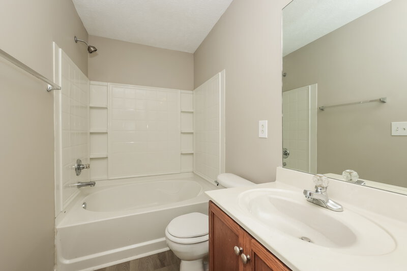 2,049/Mo, 913 Buckhaven Dr Smyrna, TN 37167 Main Bathroom View