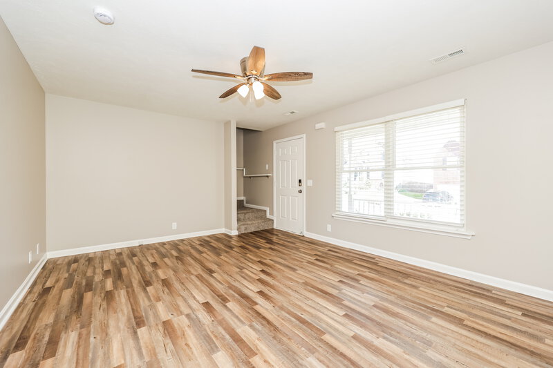 2,110/Mo, 1007 Cheryl Ln La Vergne, TN 37086 Living Room View 2