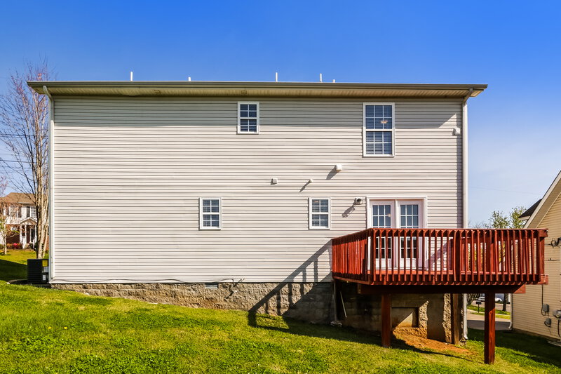 2,110/Mo, 1007 Cheryl Ln La Vergne, TN 37086 Rear View