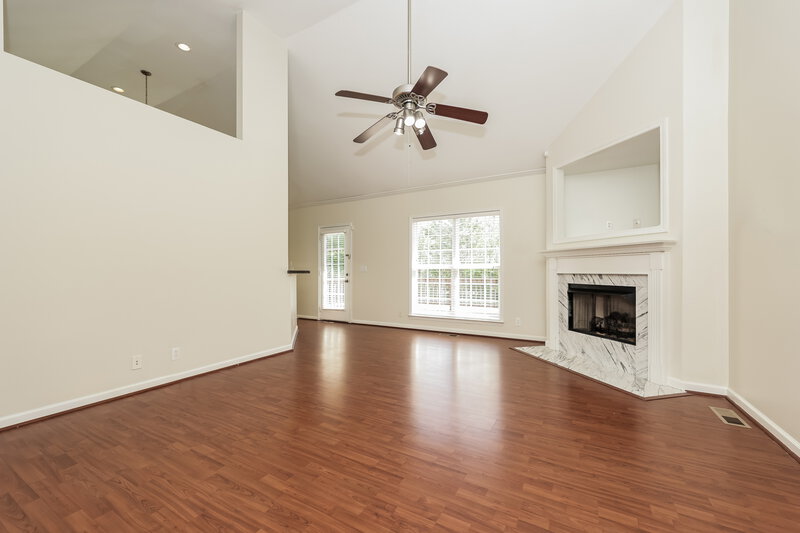 2,405/Mo, 3235 Bilbrey Dr Murfreesboro, TN 37128 Living Room View 2