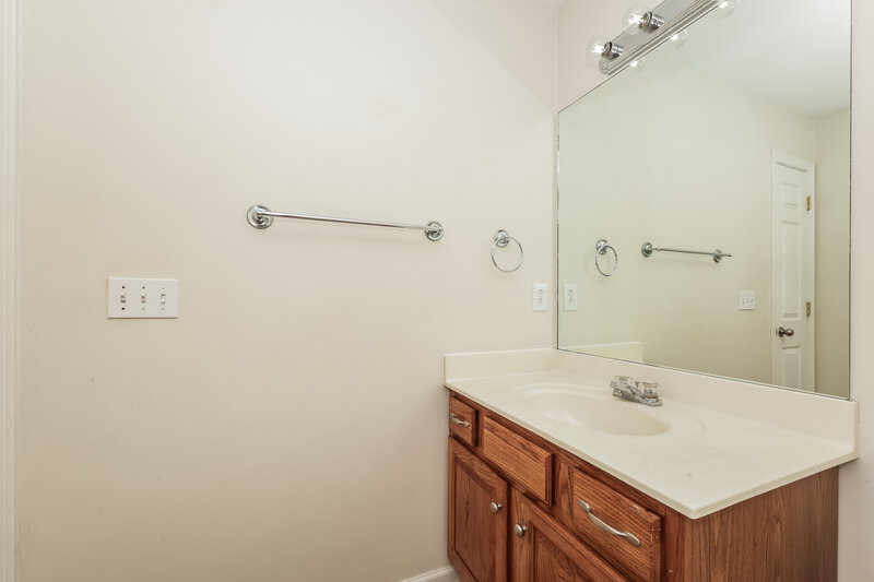 2,405/Mo, 3235 Bilbrey Dr Murfreesboro, TN 37128 Bathroom View