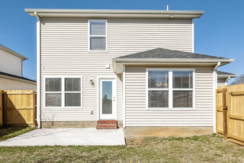 2,075/Mo, 1613 Beaconcrest Cir Murfreesboro, TN 37128 Rear View