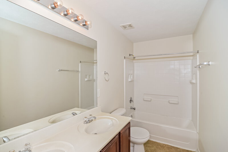 2,545/Mo, 2716 Miranda Dr Murfreesboro, TN 37128 Bathroom View