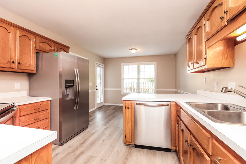 2,505/Mo, 201 Jewell Ave Smyrna, TN 37167 Kitchen View 2